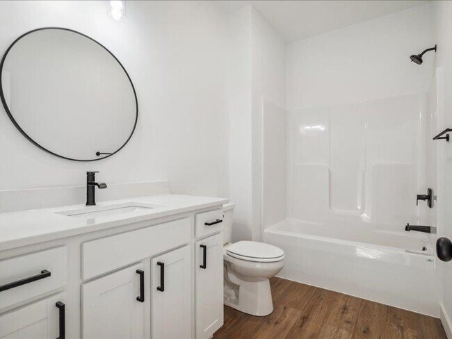 Building Photo - 808 Windam Dr