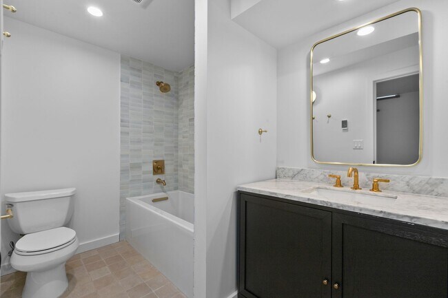 Building Photo - 3bd/2.5ba Seattle House