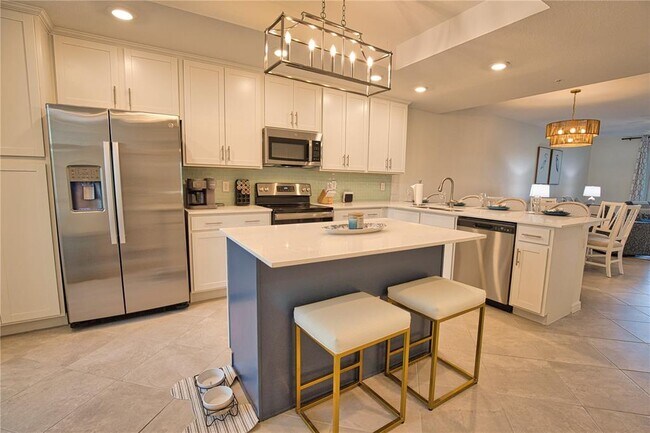 Building Photo - 12470 Wellen Golf St