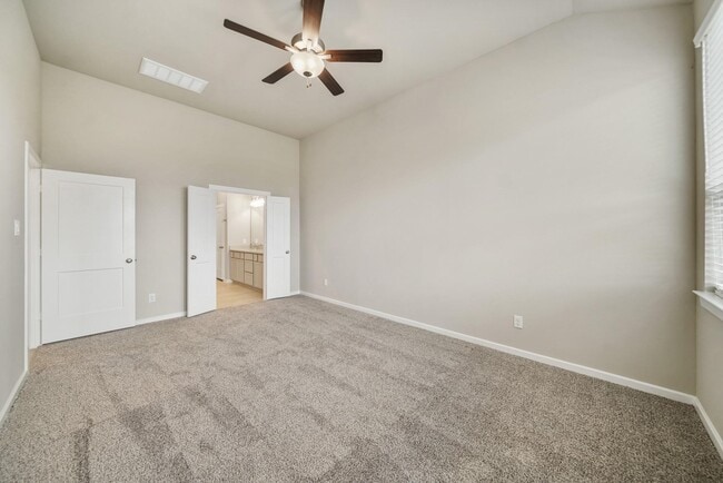 Building Photo - 1547 Crystal Stream Dr