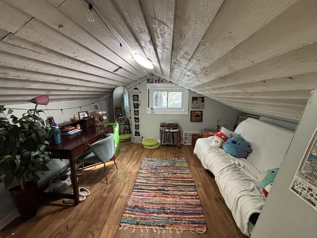 Building Photo - 123 Westridge Dr