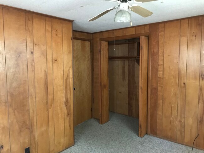 Building Photo - 518 E Cayuga St