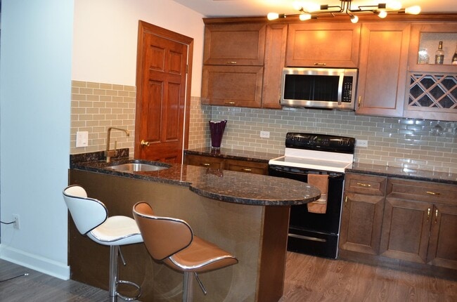 Building Photo - 1285 Wyndham Ln