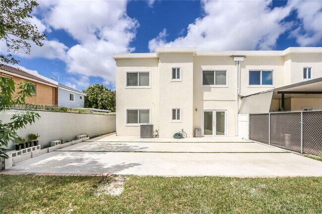 Building Photo - 26181 SW 135th Ct