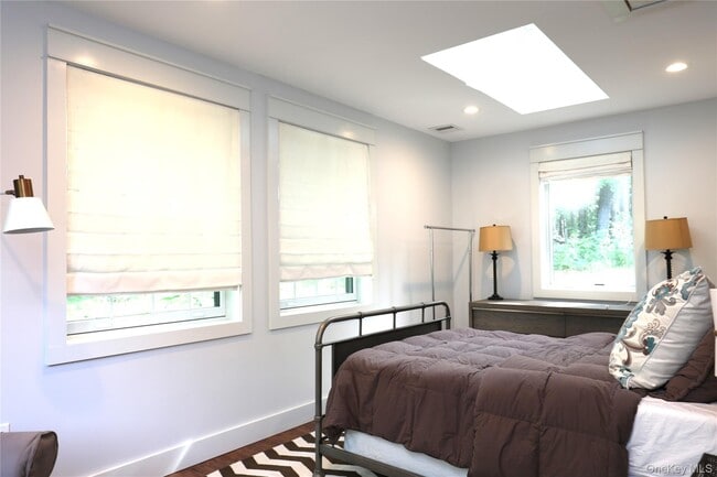 Building Photo - 36 Northwoods Rd