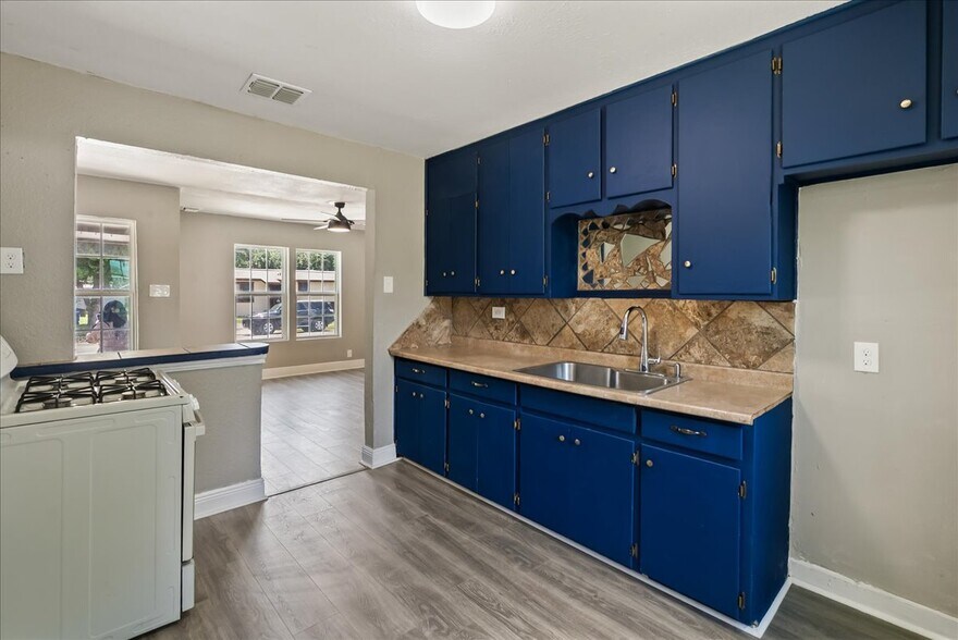 Building Photo - 4513 Green Grove Dr