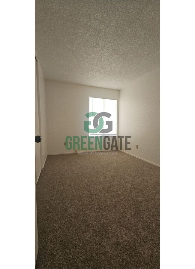Building Photo - 3 BEDROOM 2 BATH HOME MOVE IN READY IN North MODESTO!