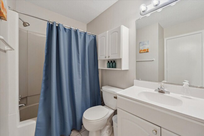 Building Photo - 107 Barbary Ct