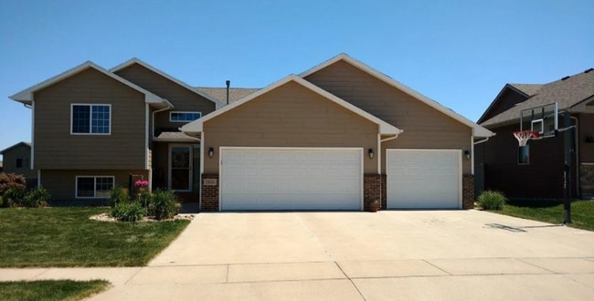 Building Photo - 5300 S Sirocco Ave