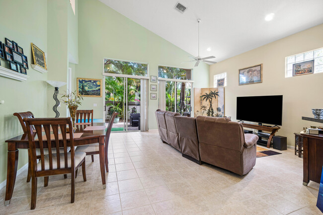 Building Photo - 7672 Jasmine Ct