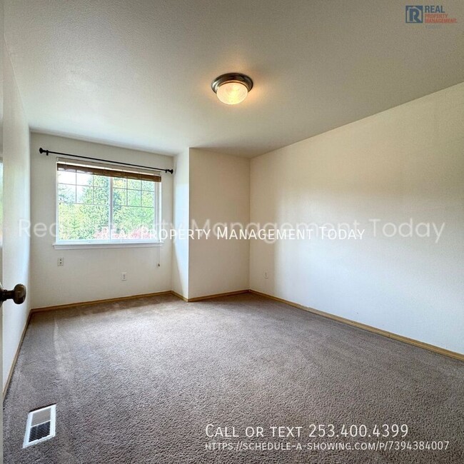 Building Photo - 15117 67th Ave E