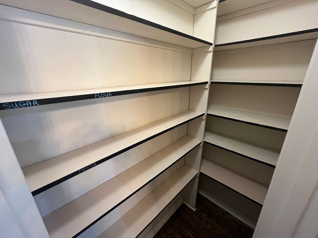 Building Photo - Mill Creek Executive Home Overlooking Golf Course at 17th Tee