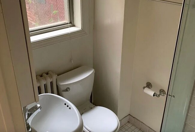 Building Photo - 313 S 18th St