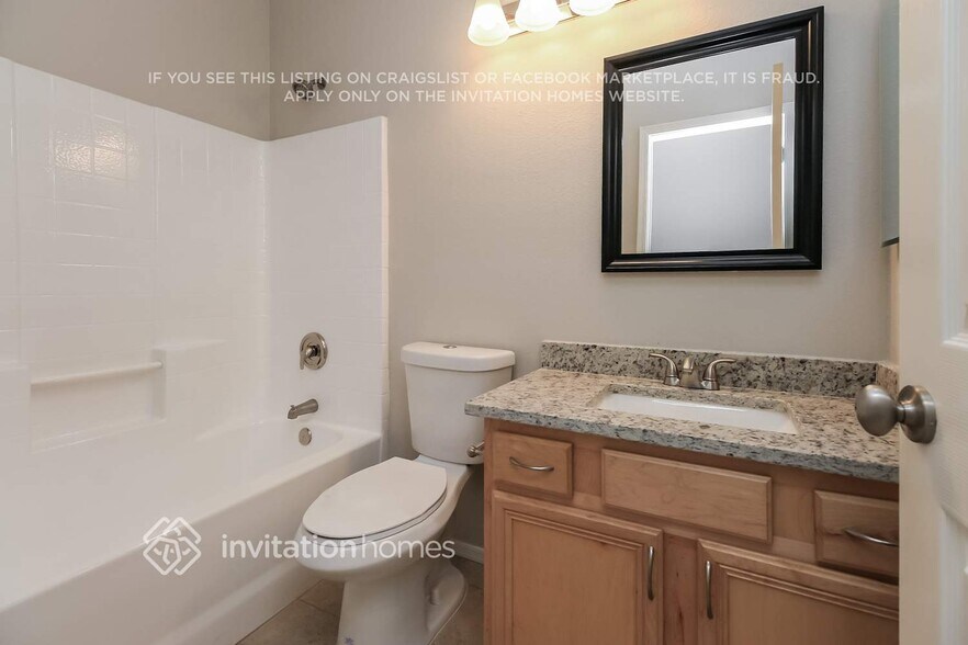 Building Photo - 3677 E Remington Dr