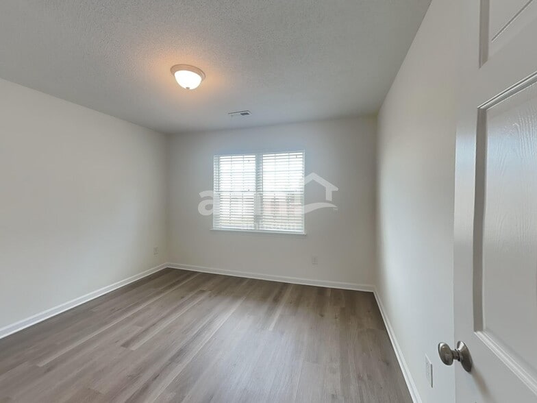 Building Photo - 3840 Pine Barren Ln