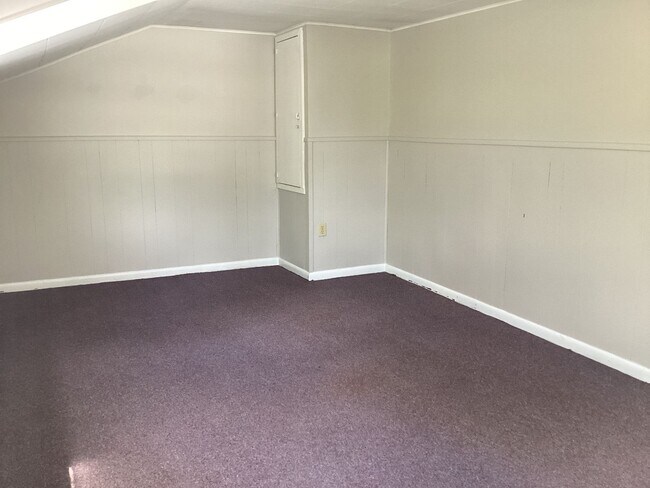 Building Photo - 15371 Church St