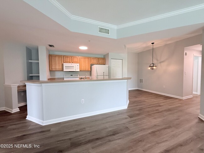 Building Photo - 440 S Villa San Marco Dr