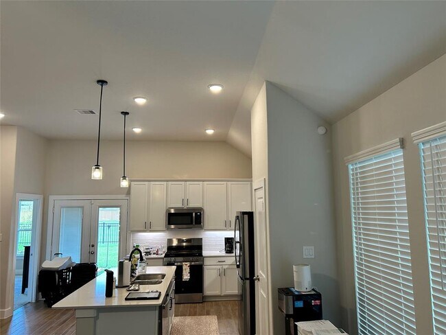 Building Photo - 2437 Fairway Hbr Dr