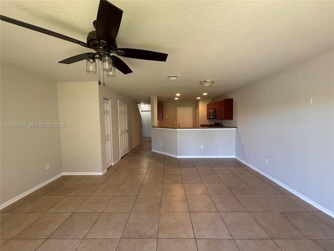 Building Photo - 5907 Abbey Rd