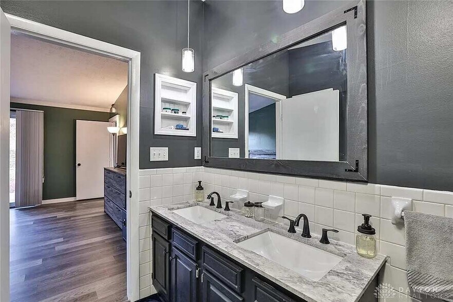 Building Photo - 6881 Walnut Creek Ct