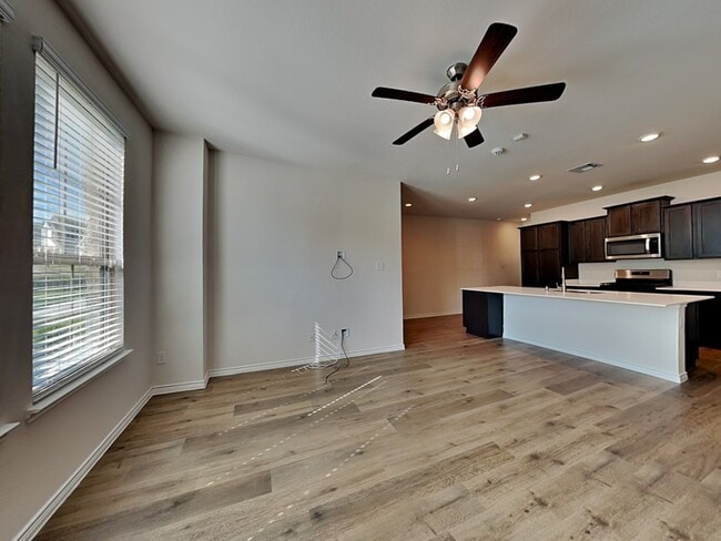 Building Photo - 2020 Saddle Way