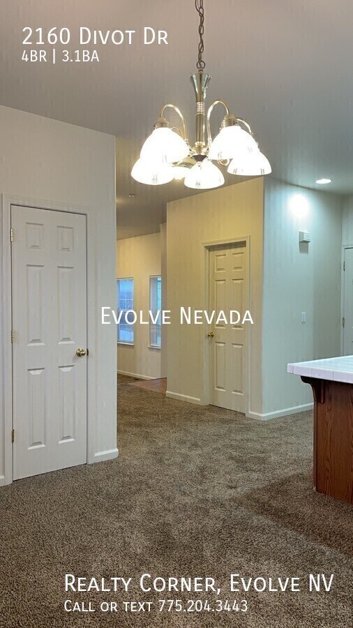 Building Photo - 2160 Divot Dr