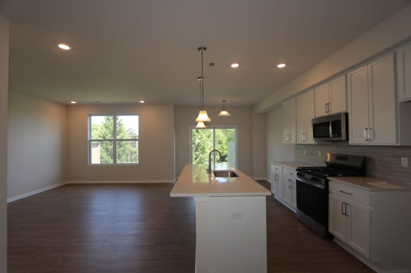 Building Photo - 2405 Salt Springs Dr