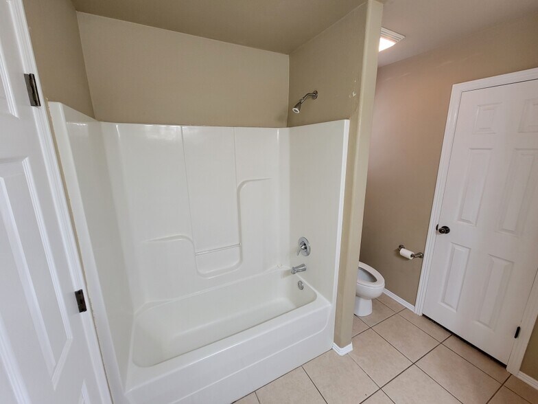 Building Photo - 1303 East Ken Leach Court