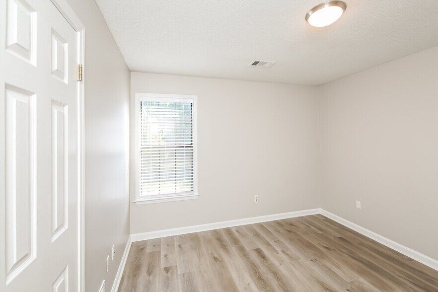 Building Photo - 6943 Doefield Trail