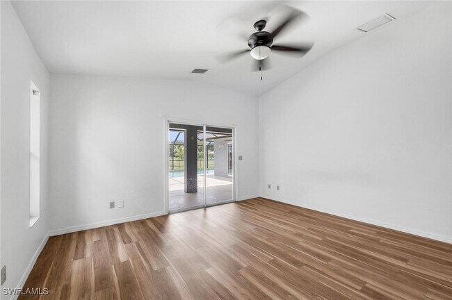 Building Photo - 1094 Grove Dr