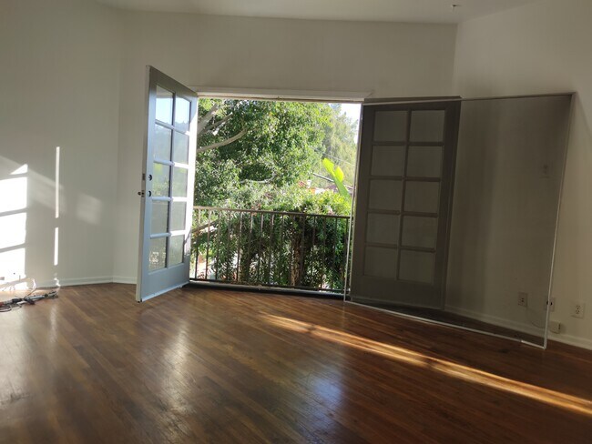 Building Photo - 6148 Glen Holly St