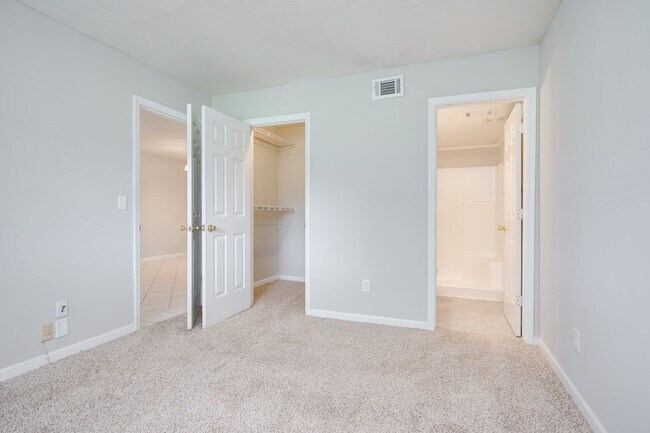 Building Photo - 503 Windsong Cir