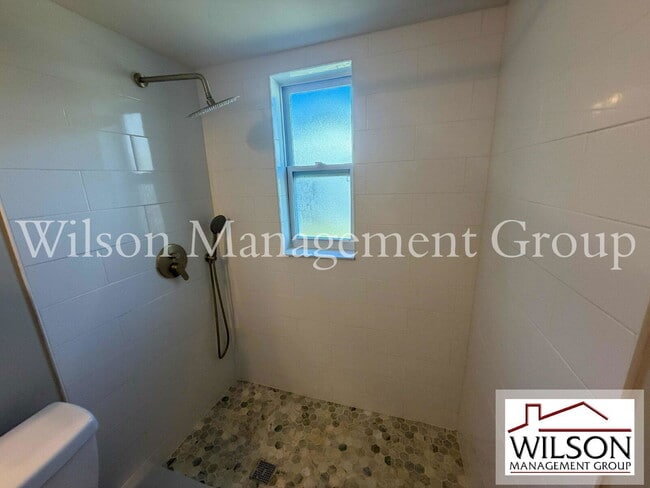 Building Photo - 1016 Malaga St