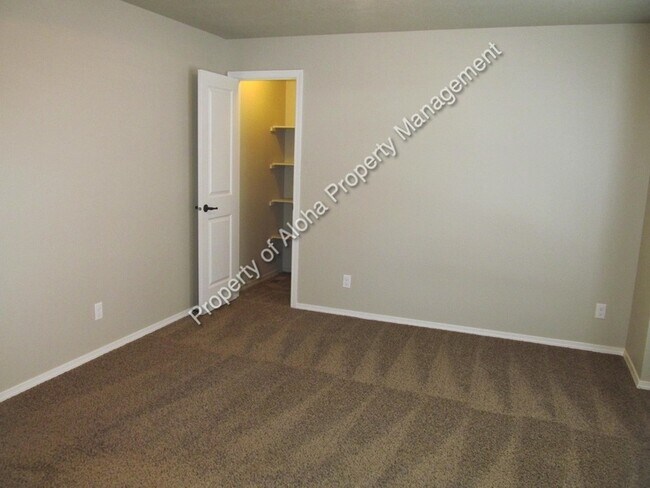 Building Photo - 1023 W Pine Ave