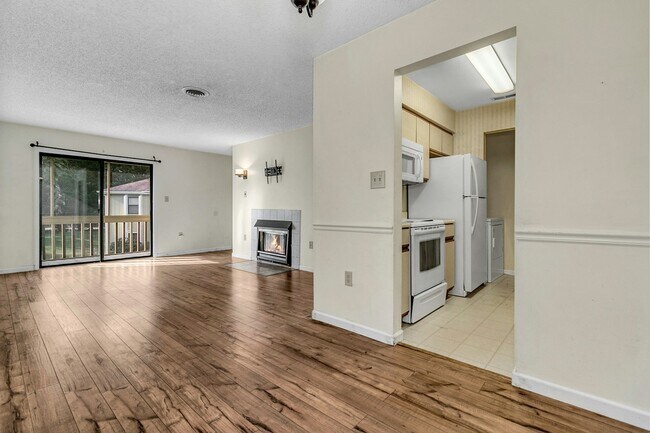 Building Photo - 110 Heywood Rd