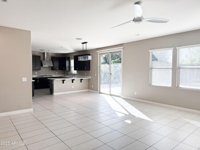 Building Photo - 4711 E Daley Ln