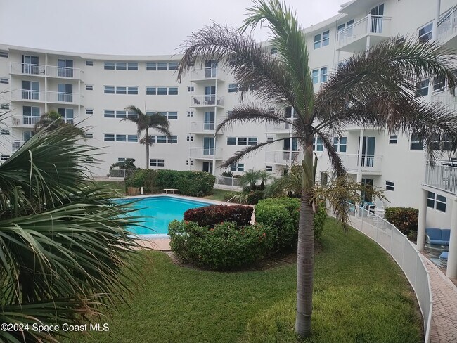 Building Photo - 4000 Ocean Beach Blvd