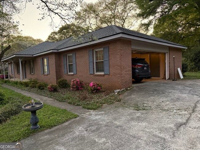 Building Photo - 101 Smoke Rise Dr