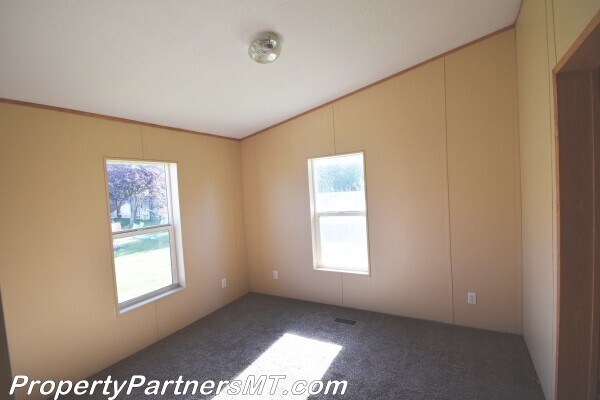 Building Photo - Discover this Recently Upgraded 3 Bed 2 Ba...