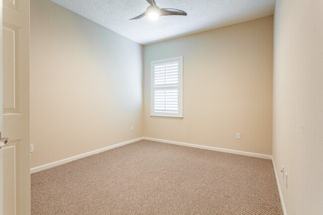 Building Photo - 75094 Glen Spring Way
