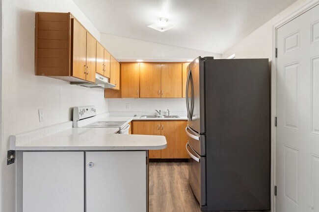 Building Photo - 400 Casad Ave