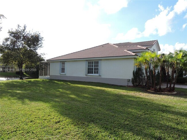 Building Photo - 18744 SW 28th Ct