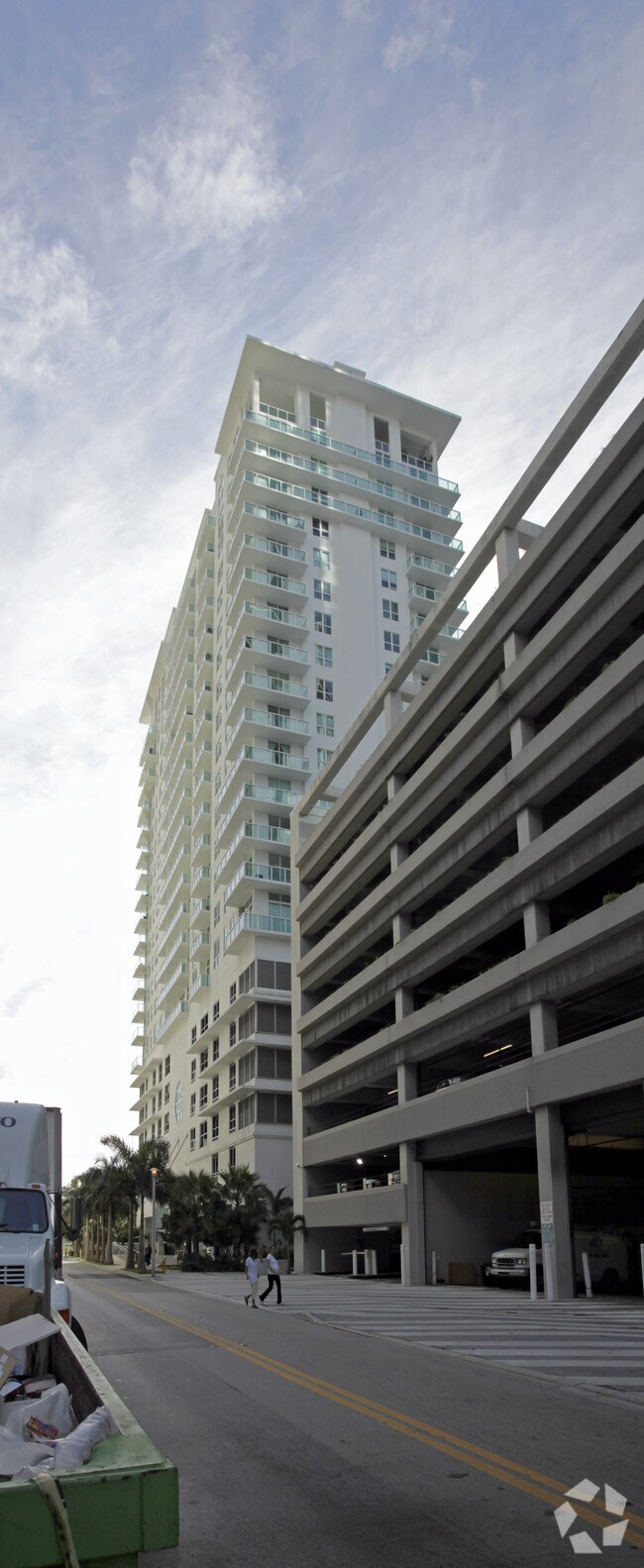 Building Photo - Solaris