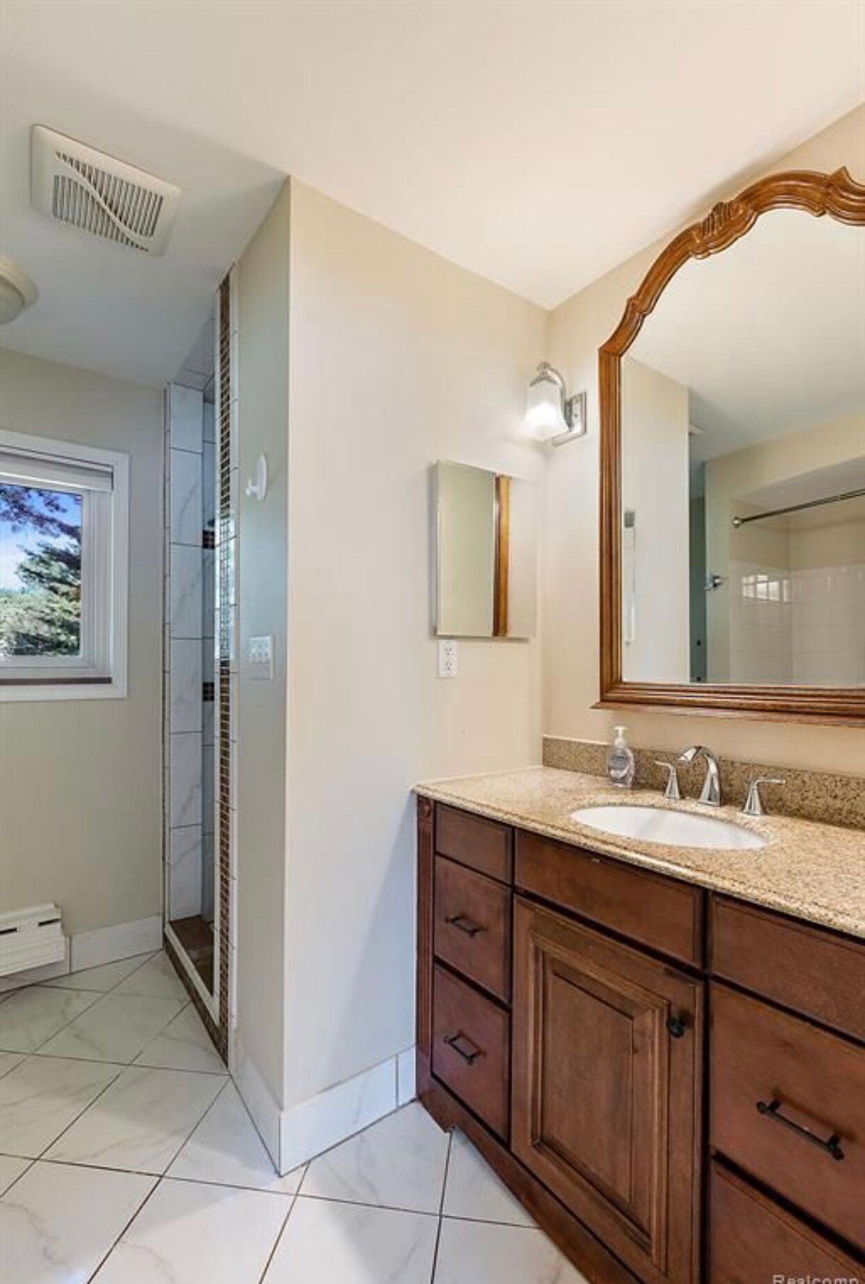 Building Photo - 6068 Glyndebourne Dr