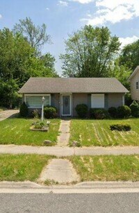 Building Photo - Charming Home on Gary West Side with Garage