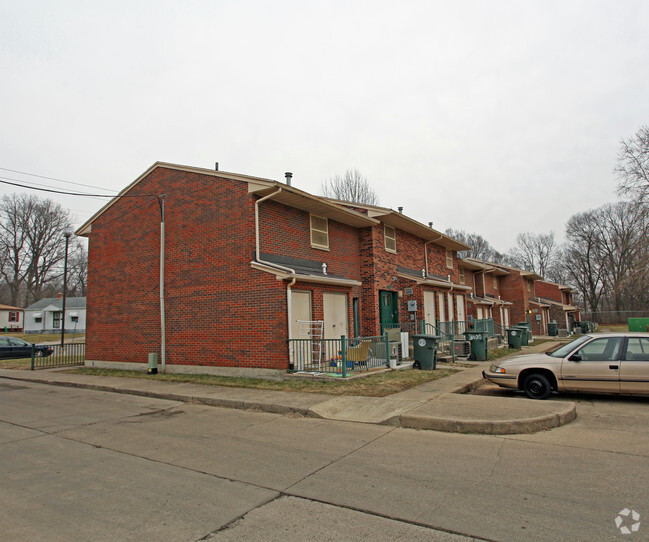 Building Photo - 3044-3102 W Riverview Ave