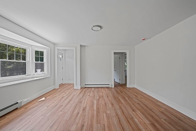 Building Photo - 282 Parker Rd