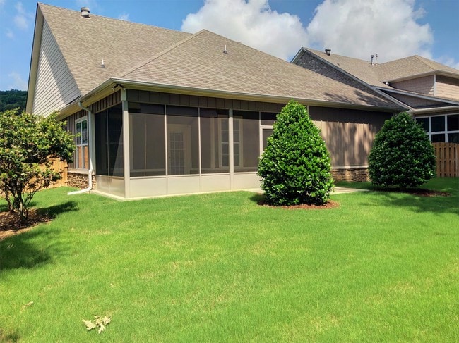 Building Photo - 2907 Blossom Park Drive Southeast