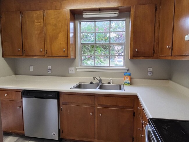 Building Photo - 210 22nd St N