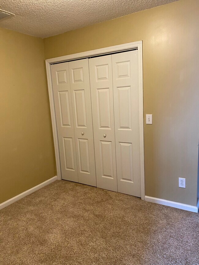 Building Photo - 125 Chastain Cir